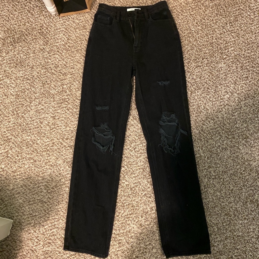 PACSUN - black ripped '90s boyfriend jeans.
never worn, no flaws! 
size 24